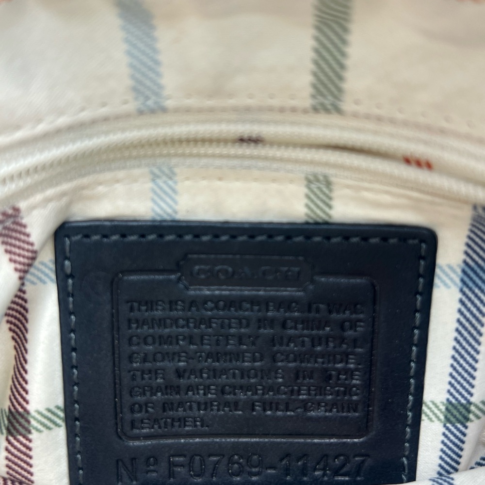 Vintage Coach Black Leather Shoulder Bag - Picture 10 of 11